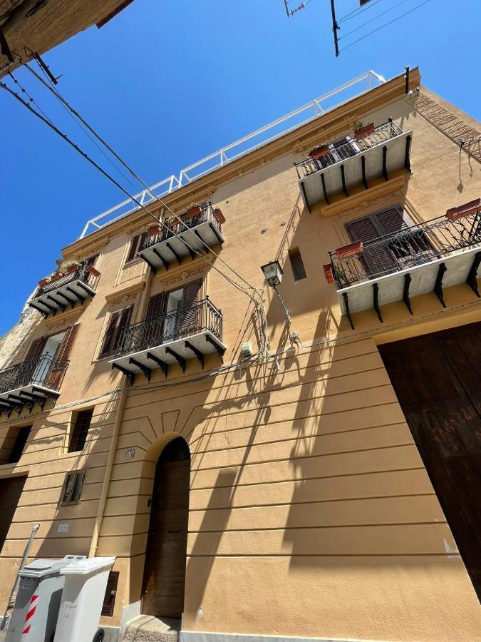 La Baronessa Apartment Palermo Bagian luar foto